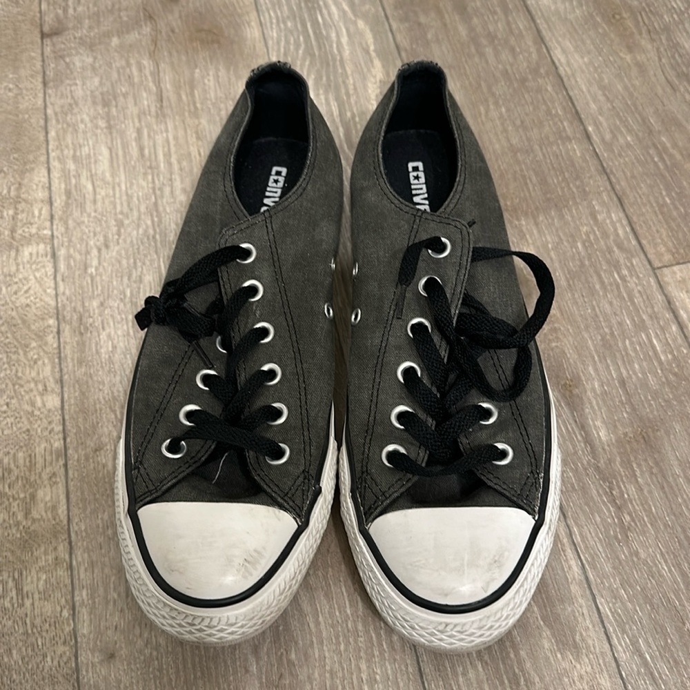 Converse Low Top Sneakers